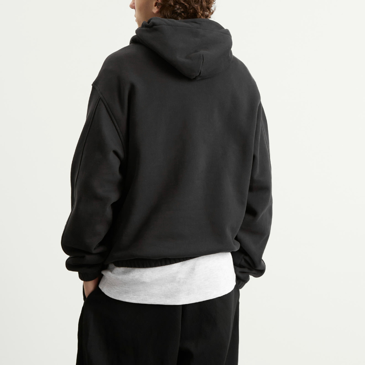 ROA Men's Logo 490Gsm Hoodie in Washed Black