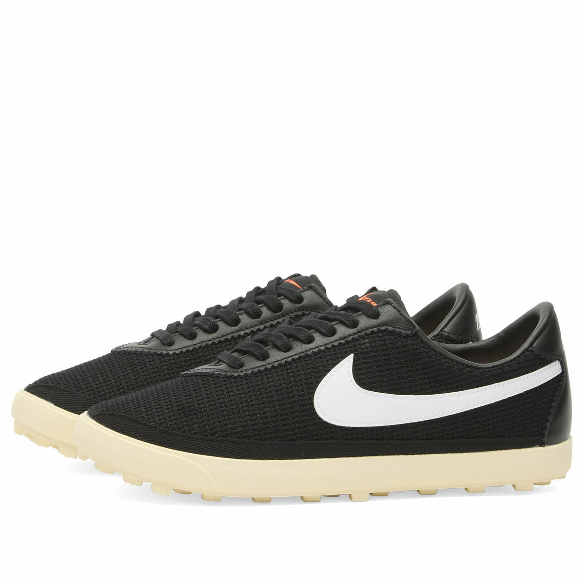 Nike Astrograbber Txt Sneaker in Black/White