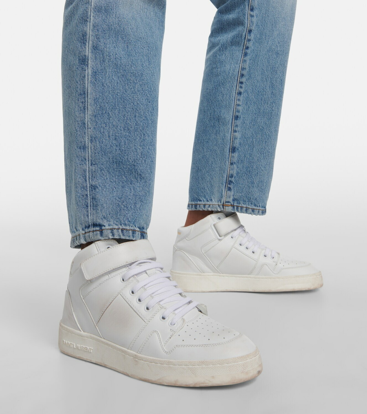 【送料&関税込】Saint Laurent Lax Round Toe Lace-up Sneakers Saint Laurent Lax Sneakers | White | FARFETCH