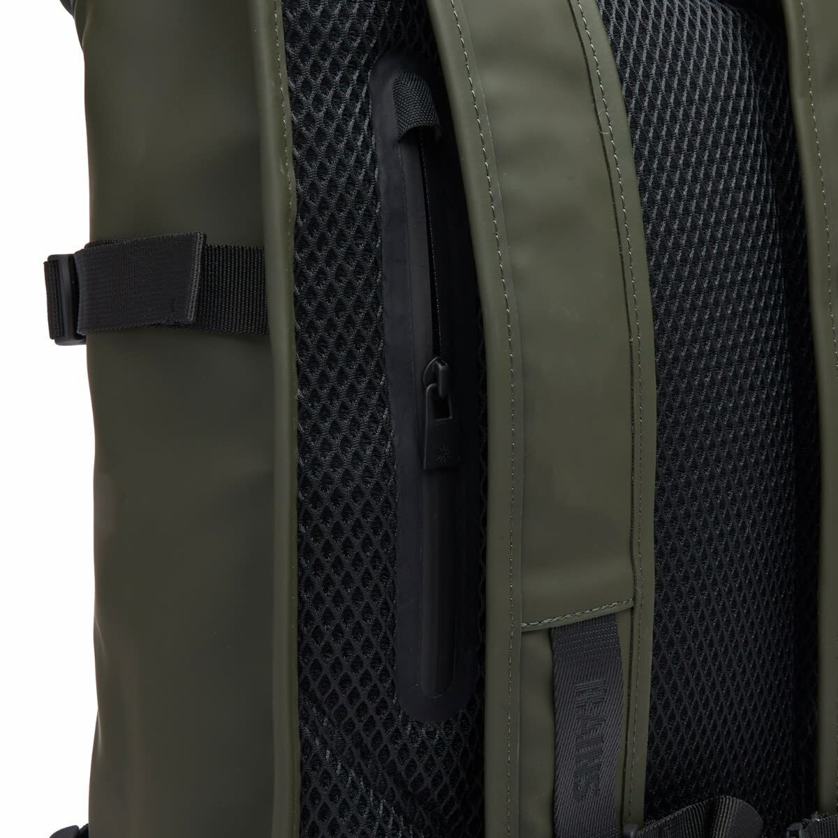 Rains Men's Trail Mountaineer Bag in Green 