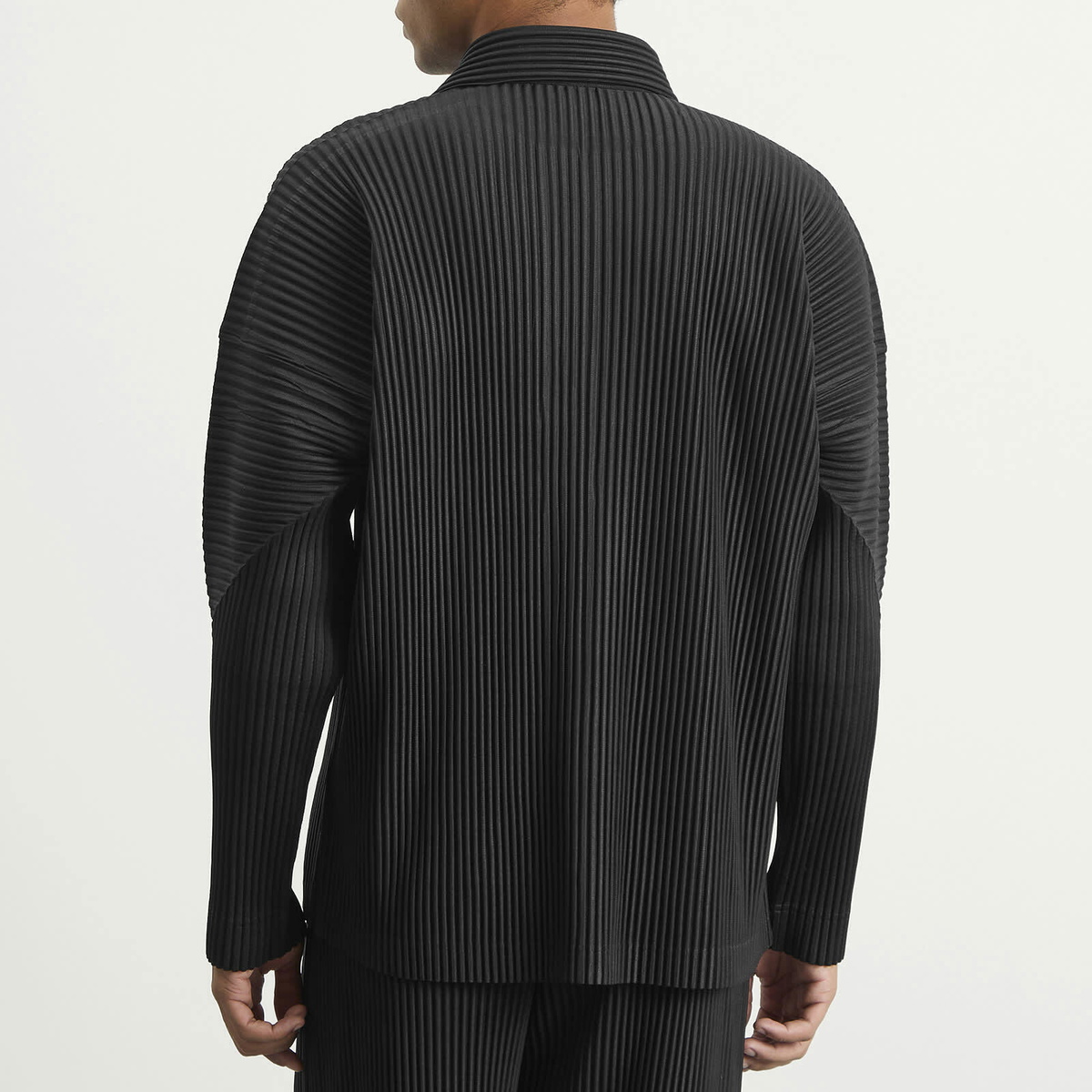 Homme Plisse Men's Button Down Shirt in 15-Black