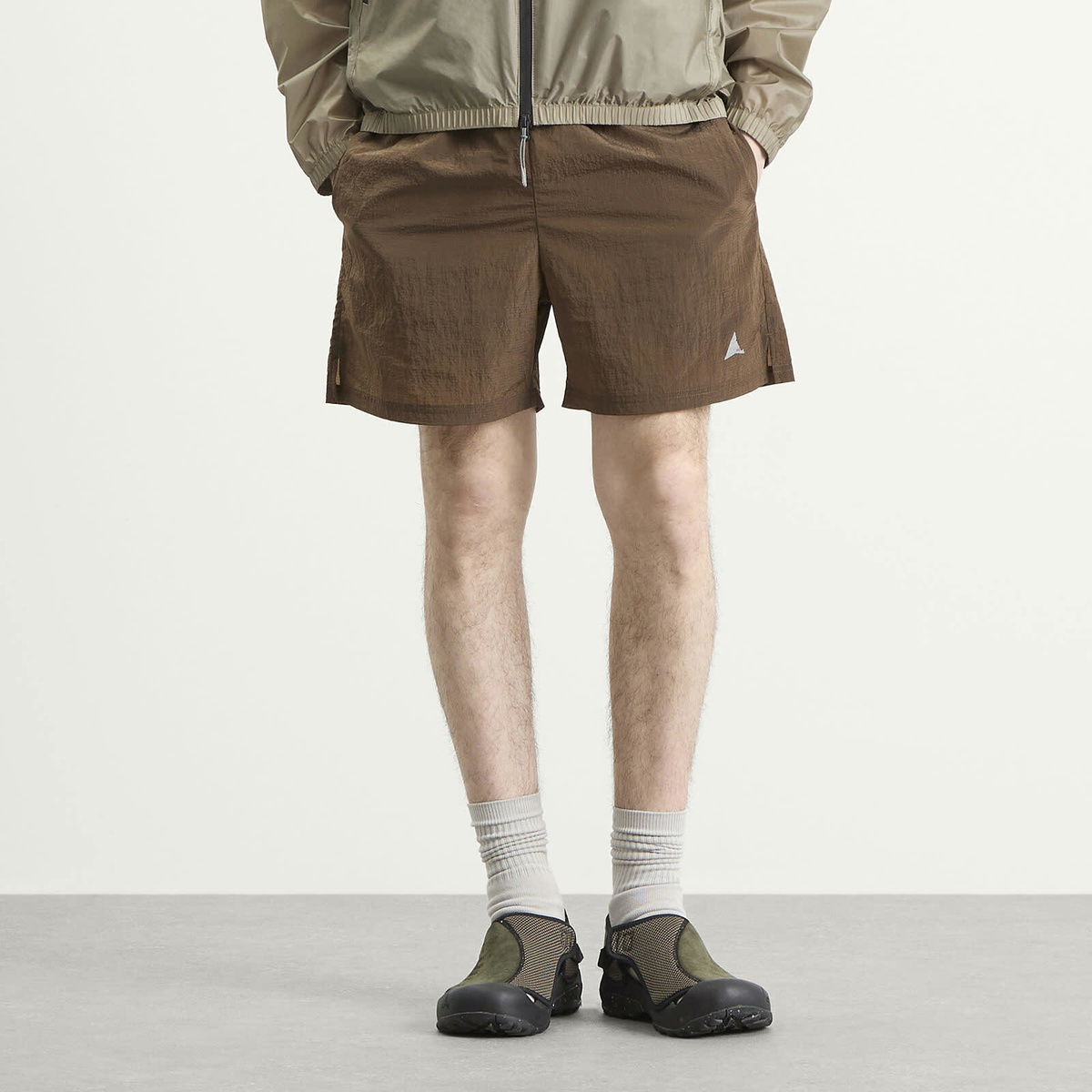ROA Men's Helder 5 Inch Shorts in Brown