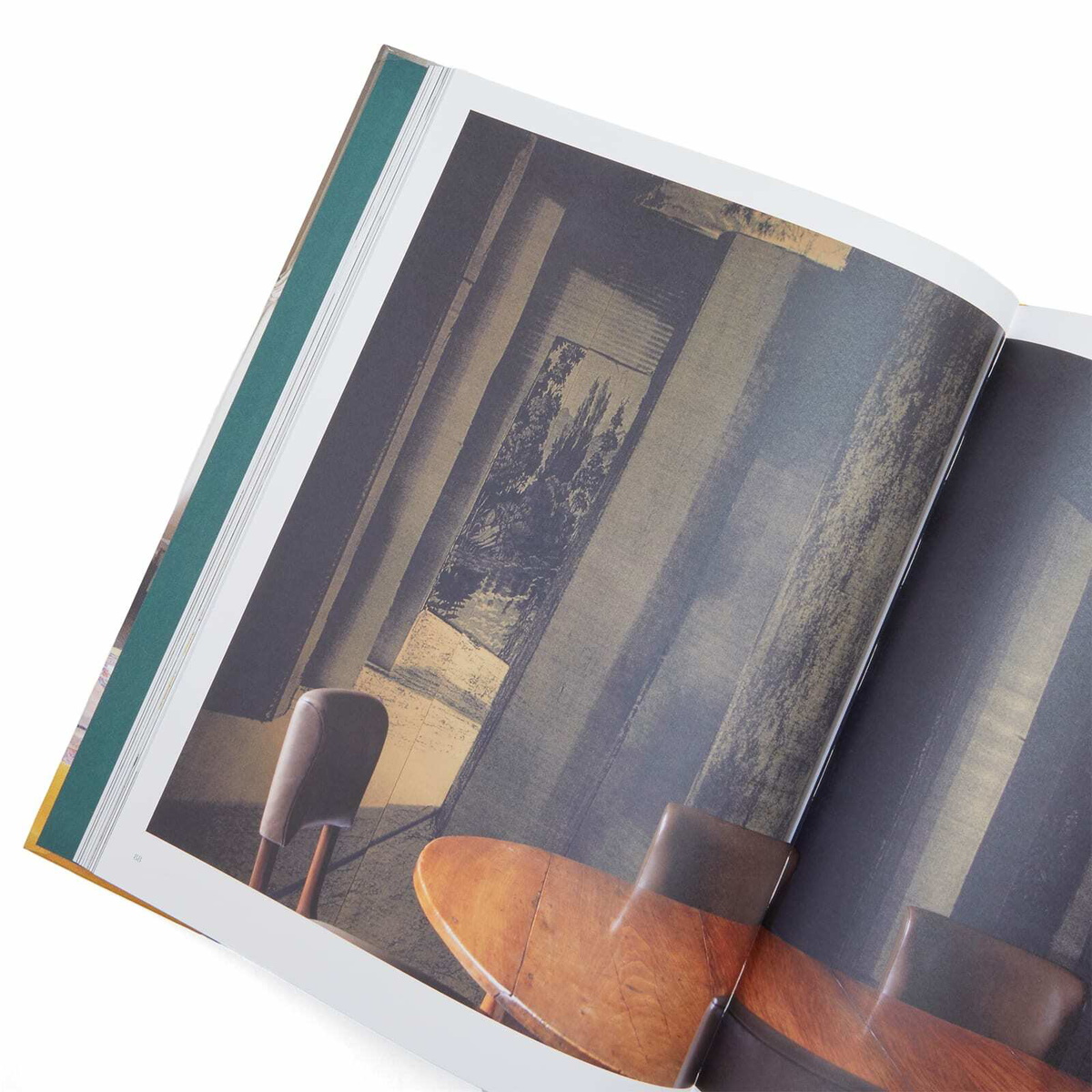 Rizzoli Inside The Homes Of Artists: For Art's Sake in Tiqui Atencio Demirdjian/Jean-Francois Jaussaud 