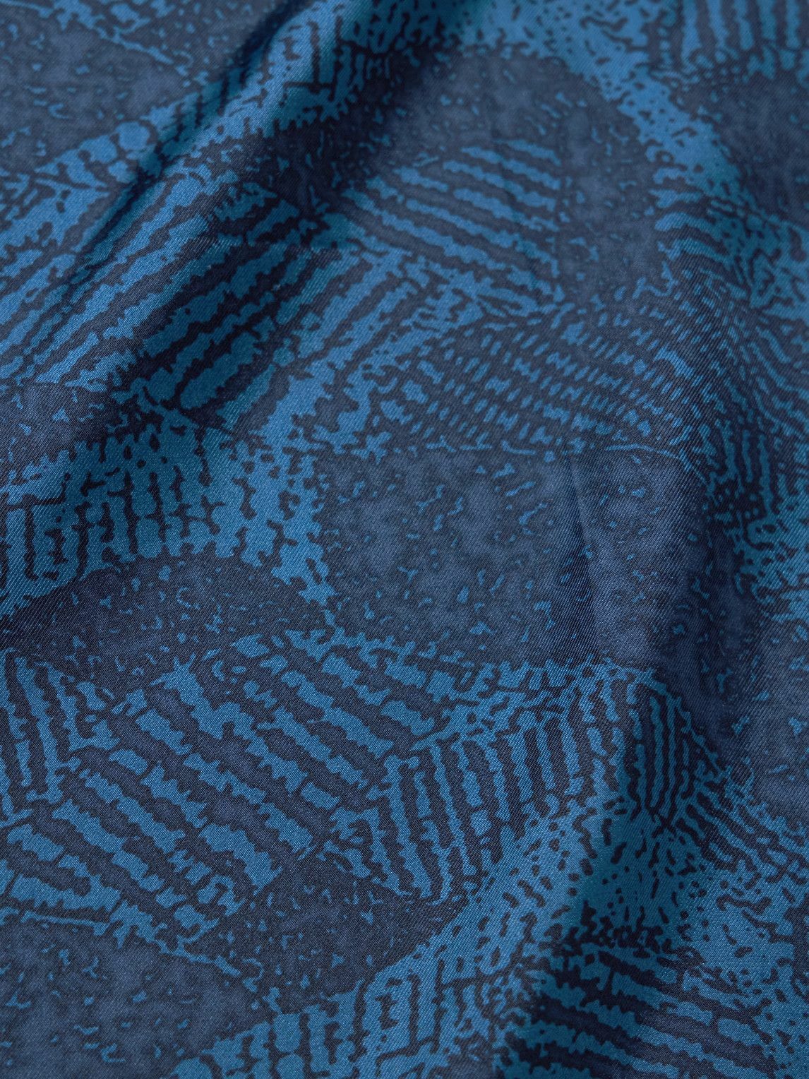 Blue Blue Japan - Wind Flow Printed Silk Bandana