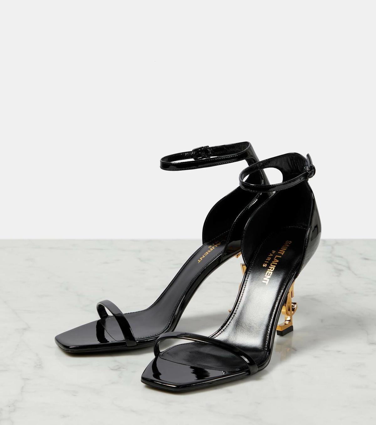 Opyum sandals in patent discount leather with a black heel