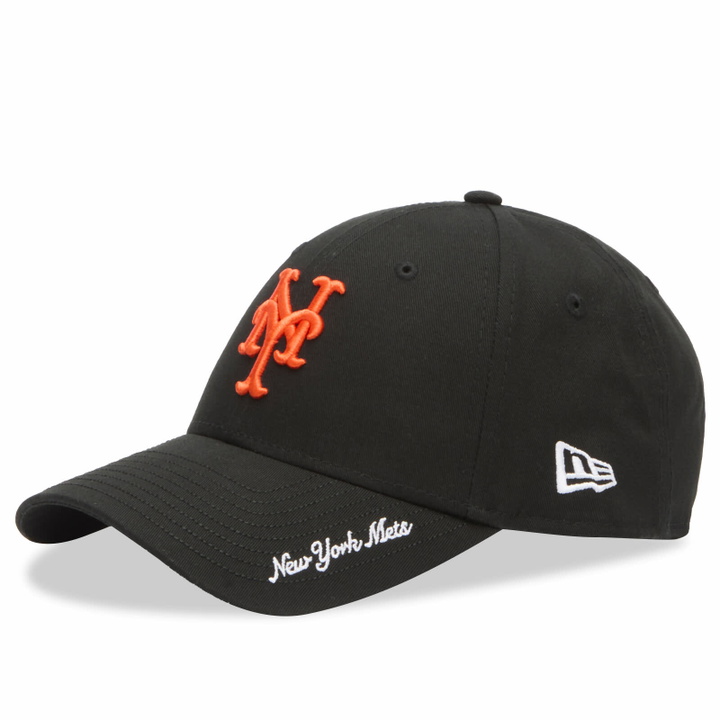 Photo: New Era New York Mets Visor Script 9Forty Cap in Black 