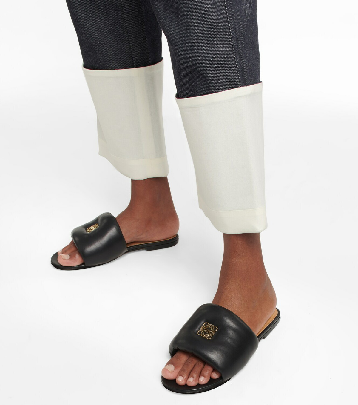 【LOEWE】 Anagram leather slides Petal Anagram leather slides in black - Loewe | Mytheresa