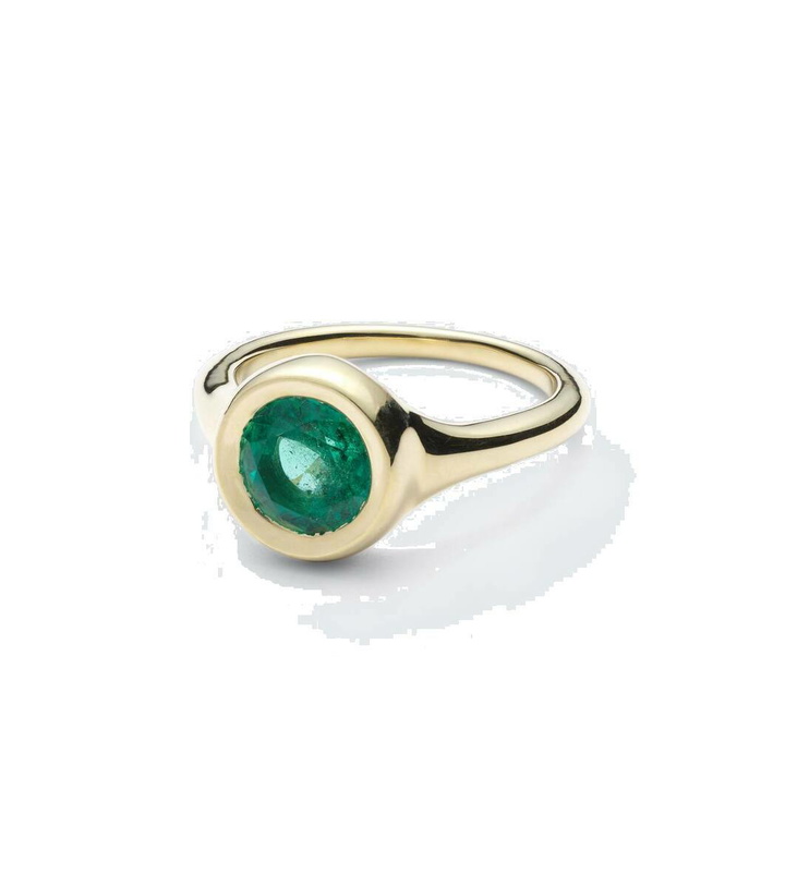 Photo: Octavia Elizabeth Lenny 18kt gold ring with emerald