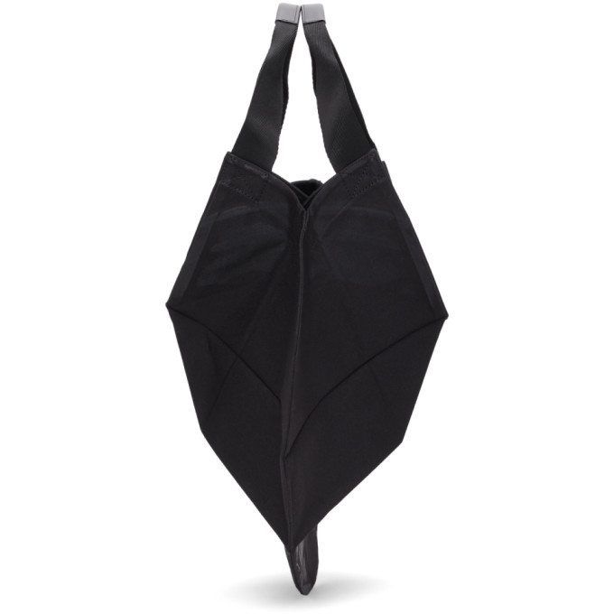 132 5. ISSEY MIYAKE Black Luster Standard No.12 Tote 132 5. ISSEY