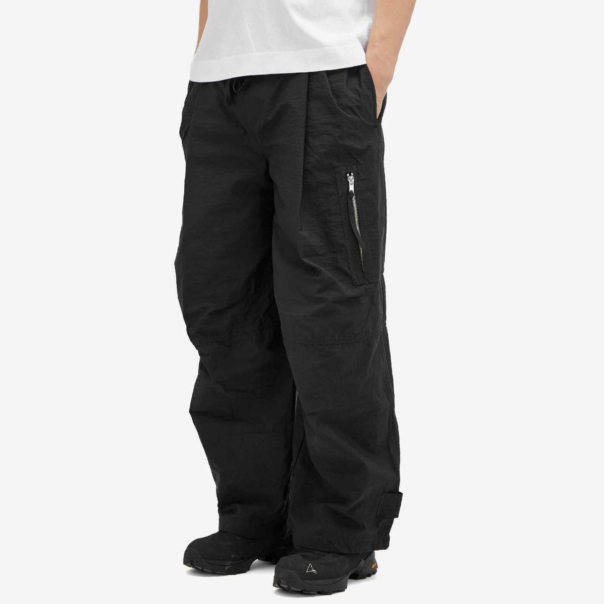 66° North Men's Hringbraut Cargo Pants in Black