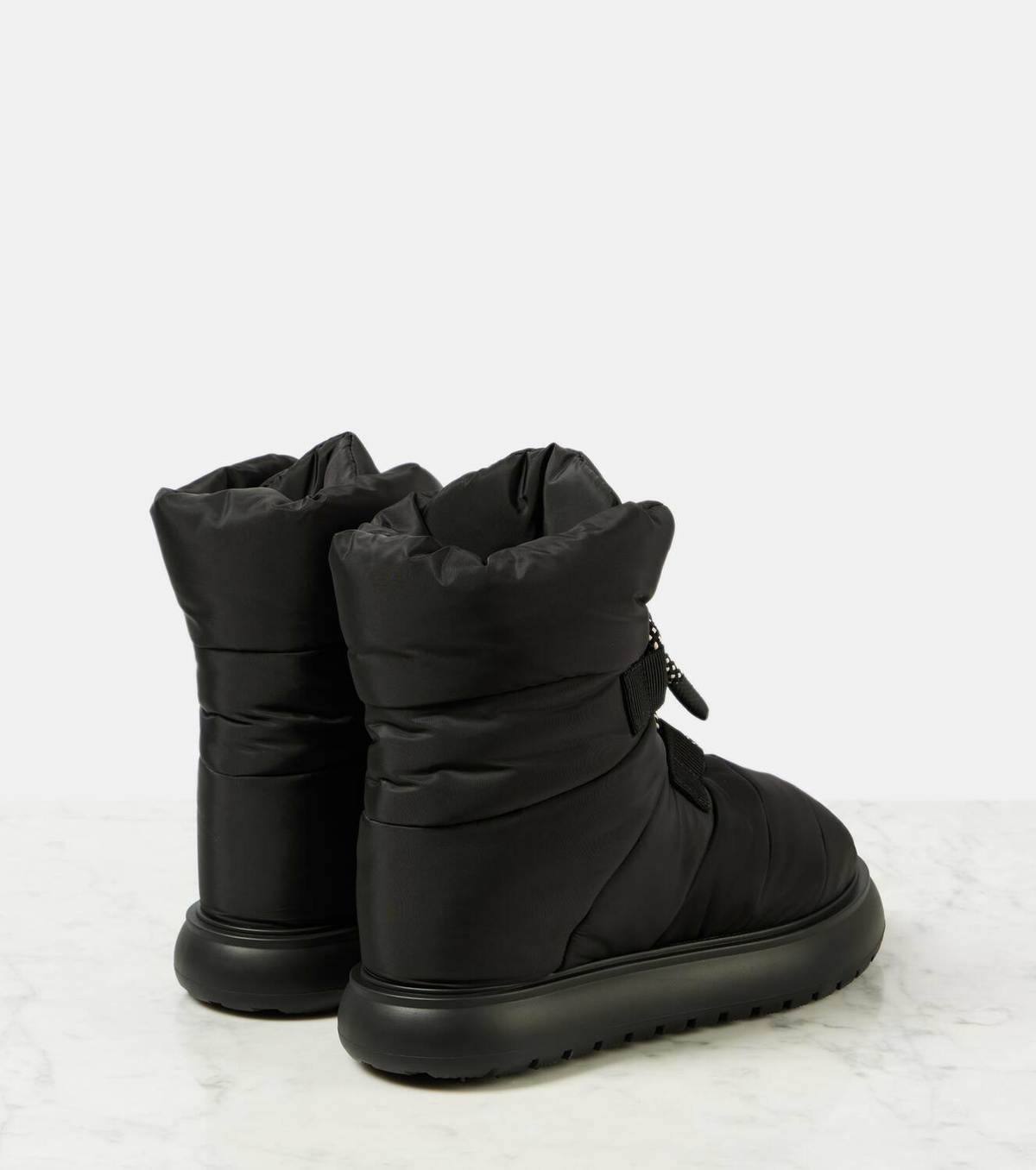 【MONCLER】ロゴ スノーブーツ Gaia ポケット付き 【送関込】 MONCLER】ロゴ スノーブーツ Gaia ポケット付き 【送関込】
