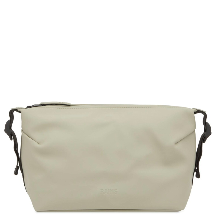 Photo: Rains Men's Hilo Wash Bag in Drift 