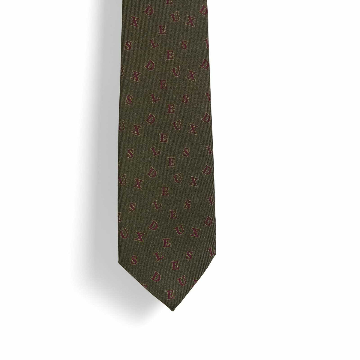 Les Deux Men's Letter Tie in Rifle Green 