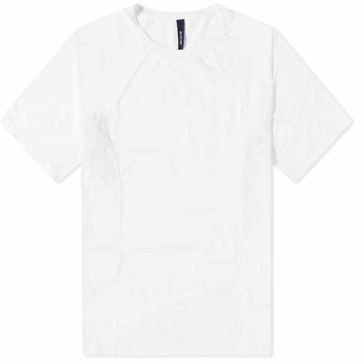 Photo: Tobias Birk Nielsen Men's Ergo Mixed Woven T-Shirt in Foggy Dew Off White