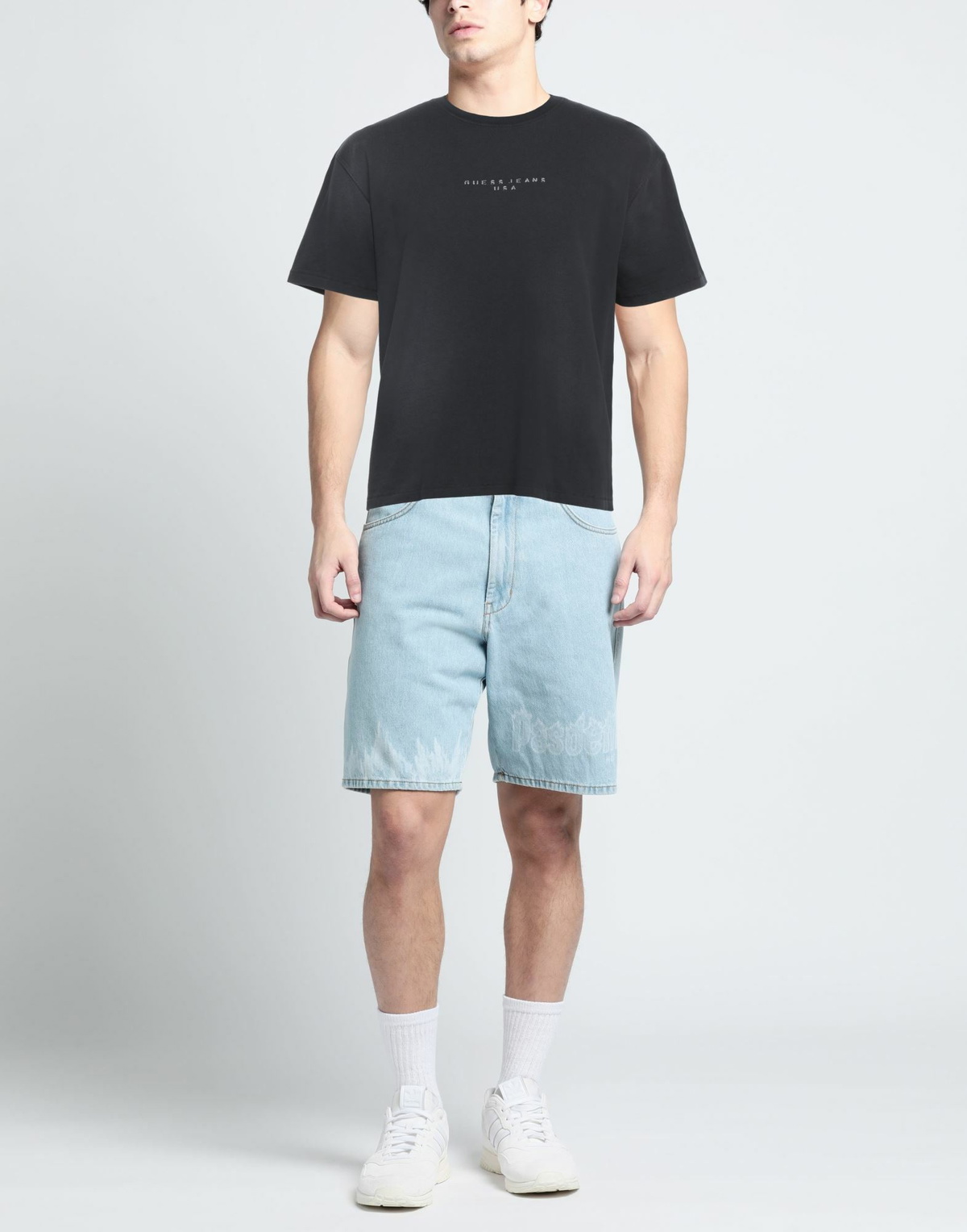 Guess Mens T-shirt in Black