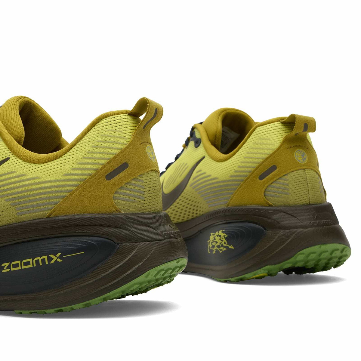 Nike Running Men's Nike Vomero 18 SE Sneaker in Sonic Yellow/Dark Hazel/Peat Moss