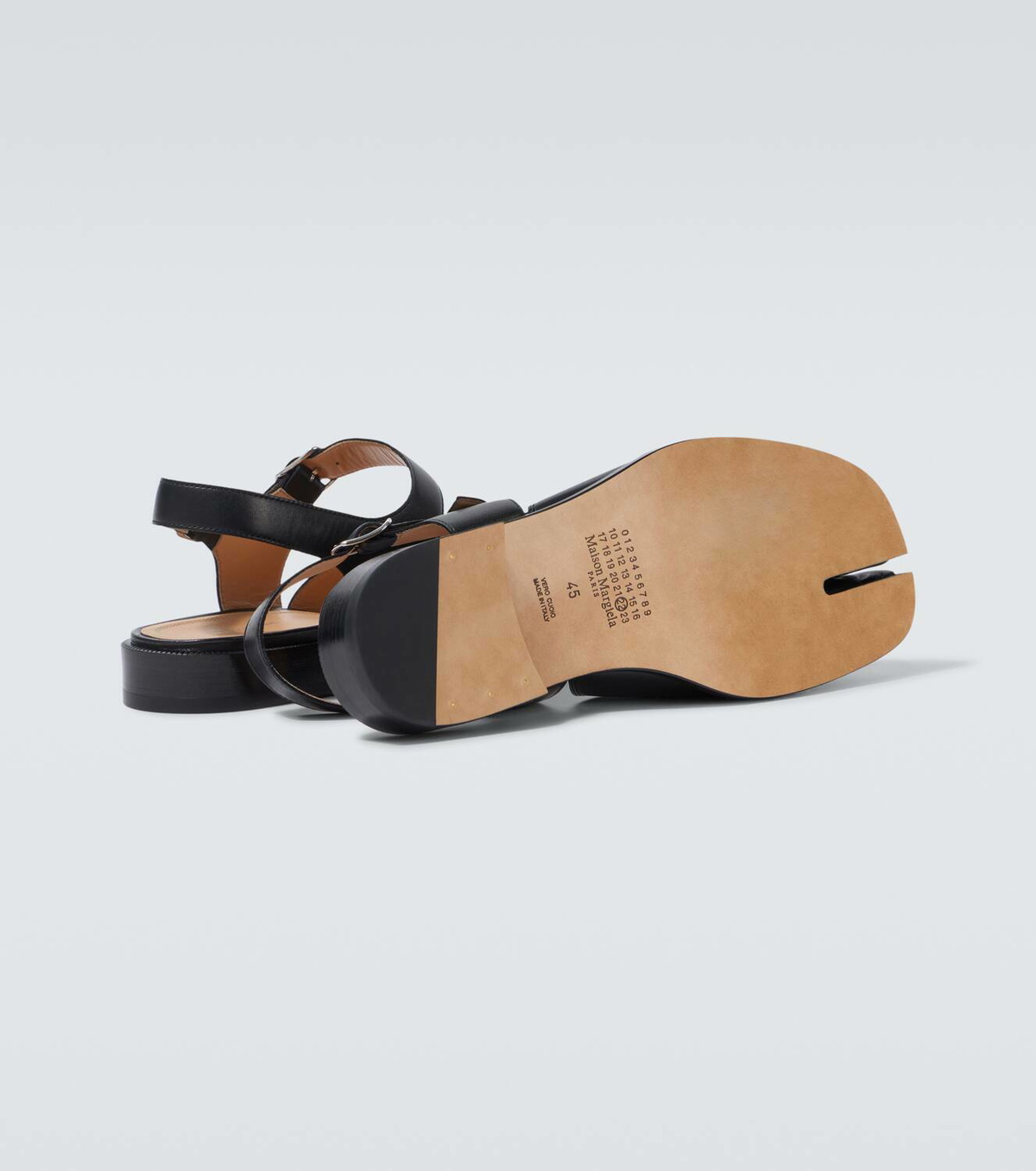 靴 Maison Margiela Tabi leather sandals Maison Margiela Tabi Leather Sandals | Black | FARFETCH