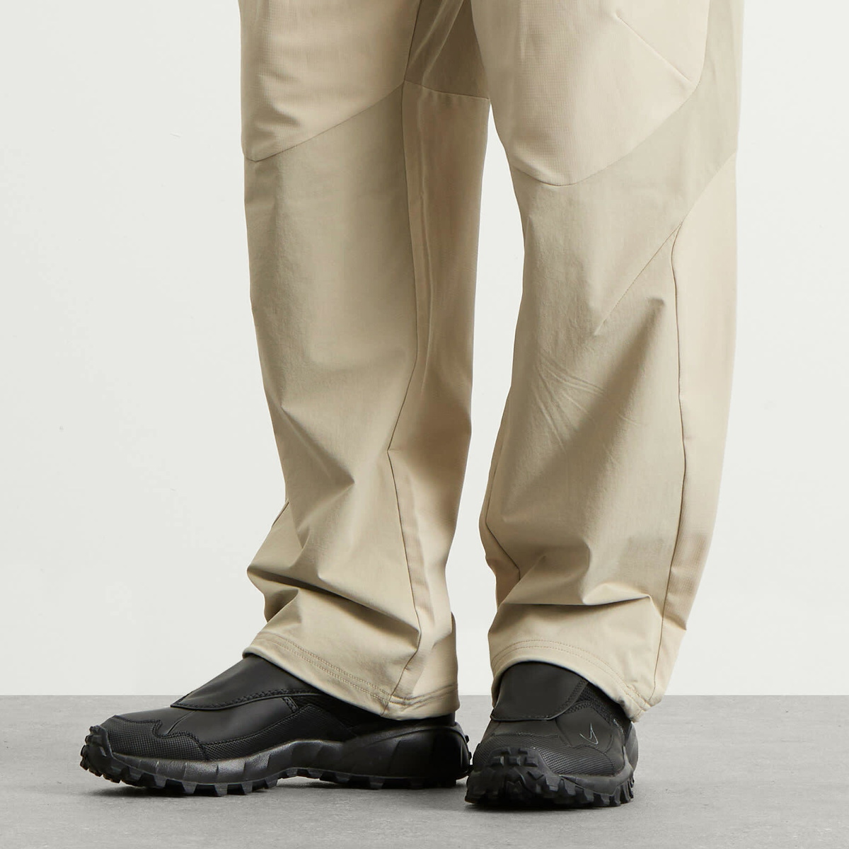 Nike Acg Phassad Sneaker in Black