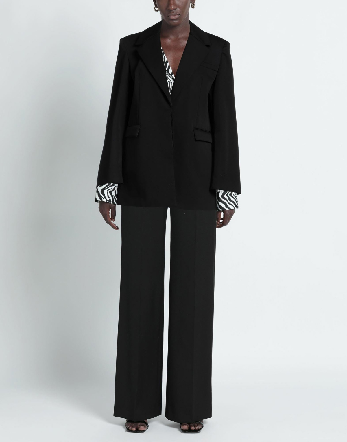 Gauge81 Womens Blazer in Black