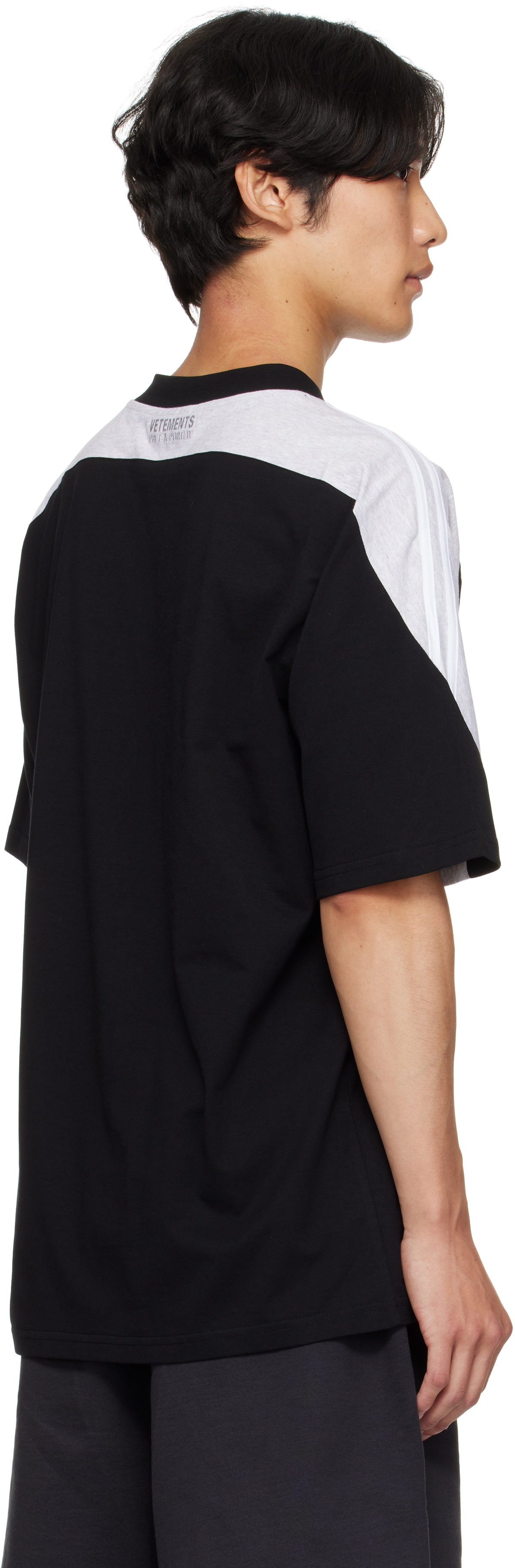 【関税込み】VETEMENTS ブラック Cut-Up VネックTシャツ VETEMENTS Black & Gray Cut-Up V-Neck T-shirt Vetements