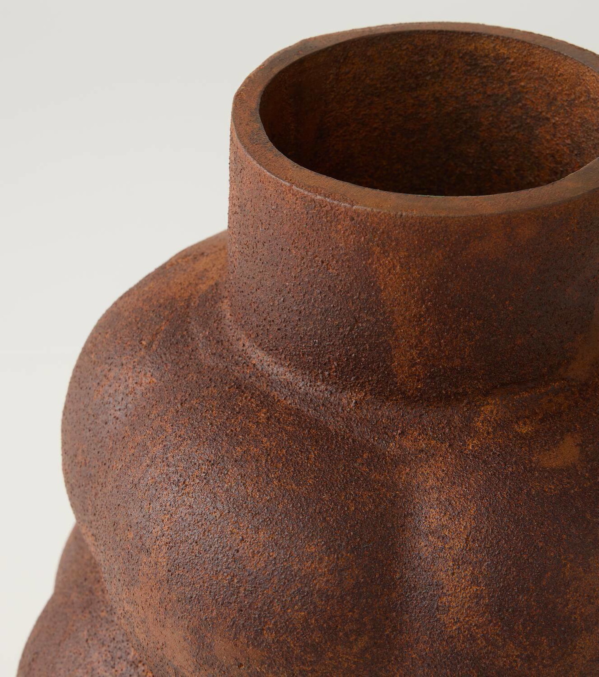 Louise Roe Balloon Object 005 cast iron vase