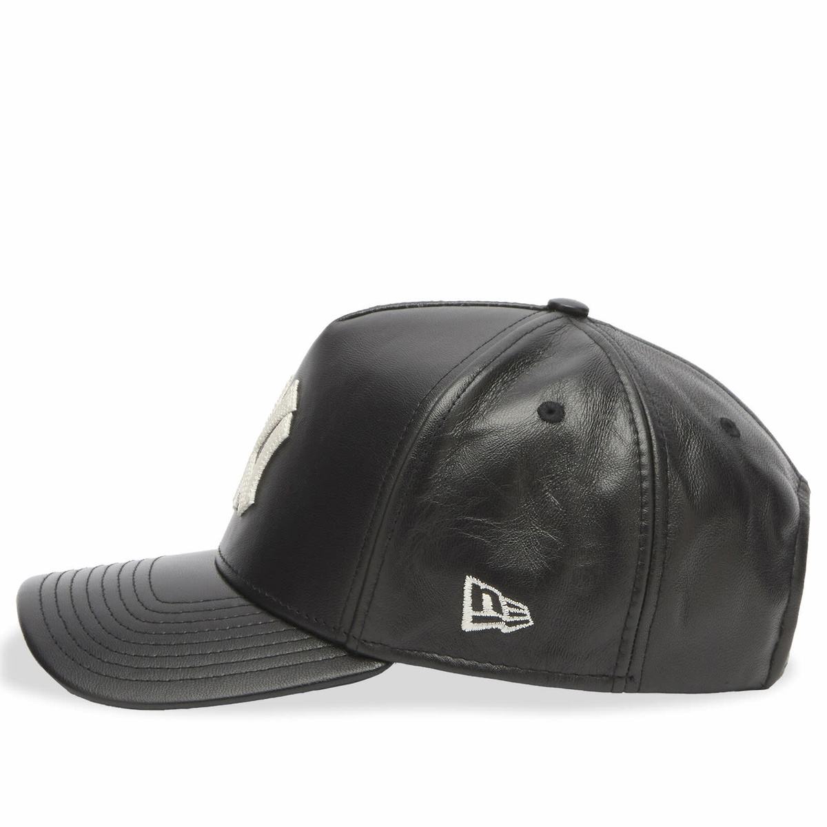 New Era New York Yankees Leather 9Forty A-Frame in Black 