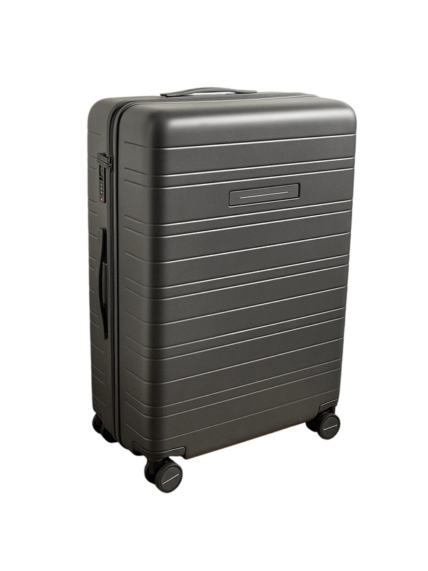 Photo: Horizn Studios - H7 Essential Hardshell Check-In Suitcase
