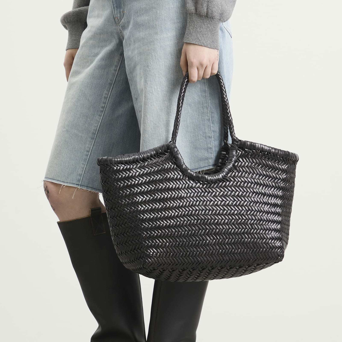Dragon Diffusion Women's Nantucket Basket Bag in Black 