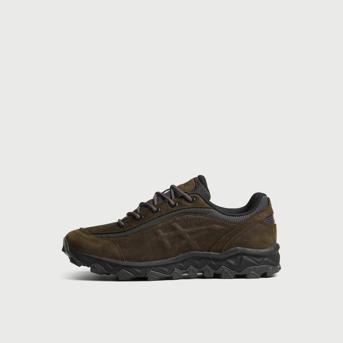 Asics Men's GEL-TRANSCEND FJ Sneaker in Black Coffee/Graphite Grey