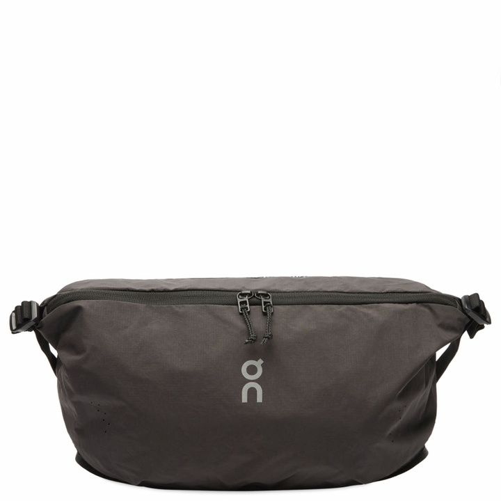 Photo: ON Sling Pack 9L in Magnet/Black 
