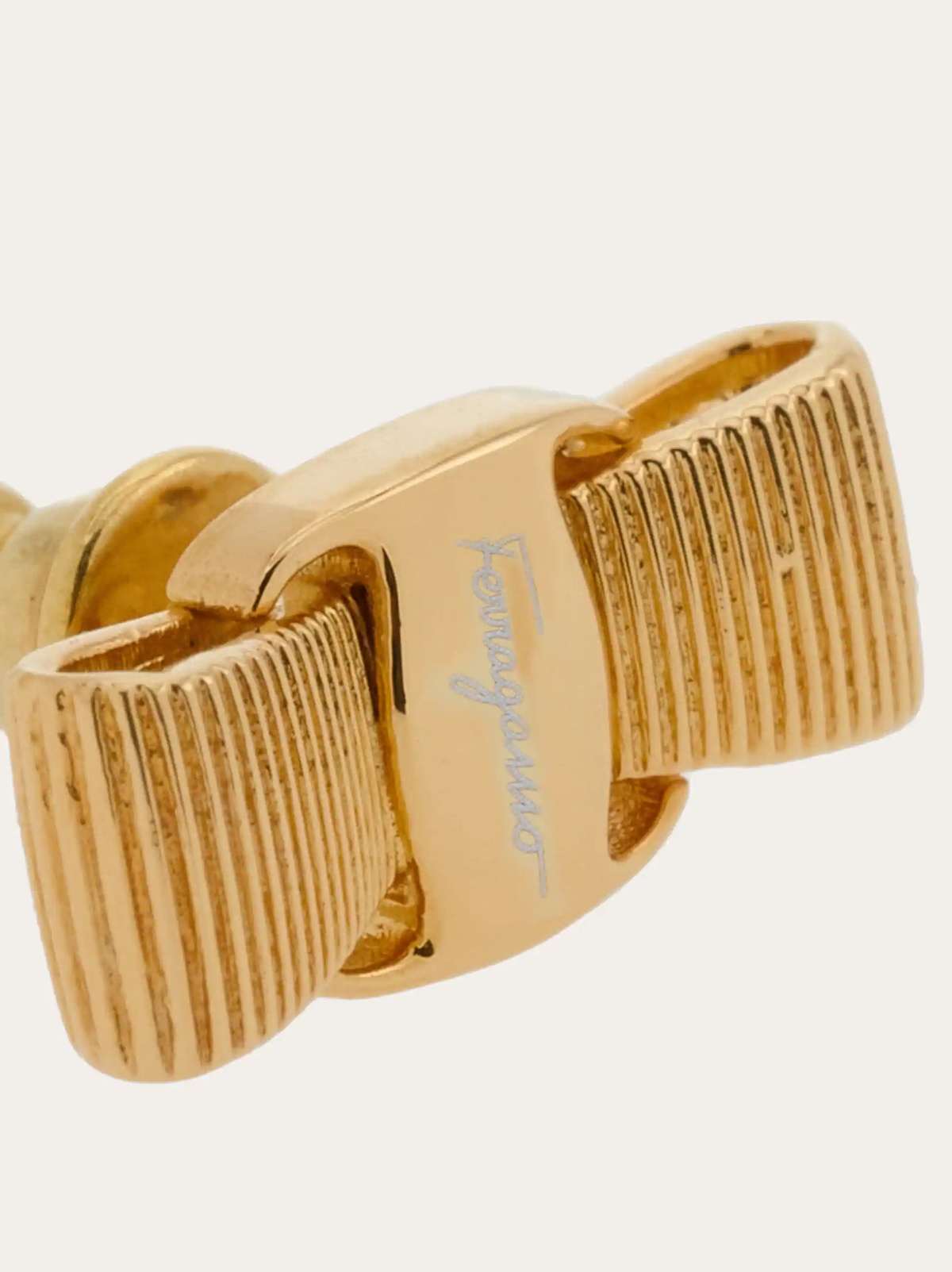 Ferragamo Womens Vara bow earrings in Gold