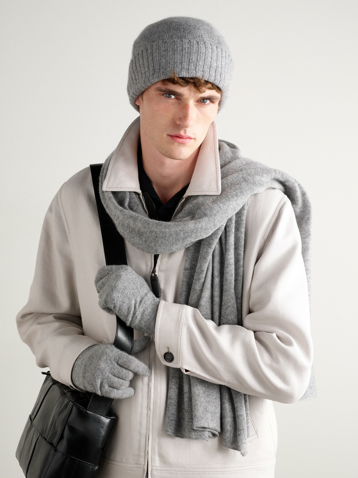 Allude - Cashmere Scarf, Beanie and Gloves Set