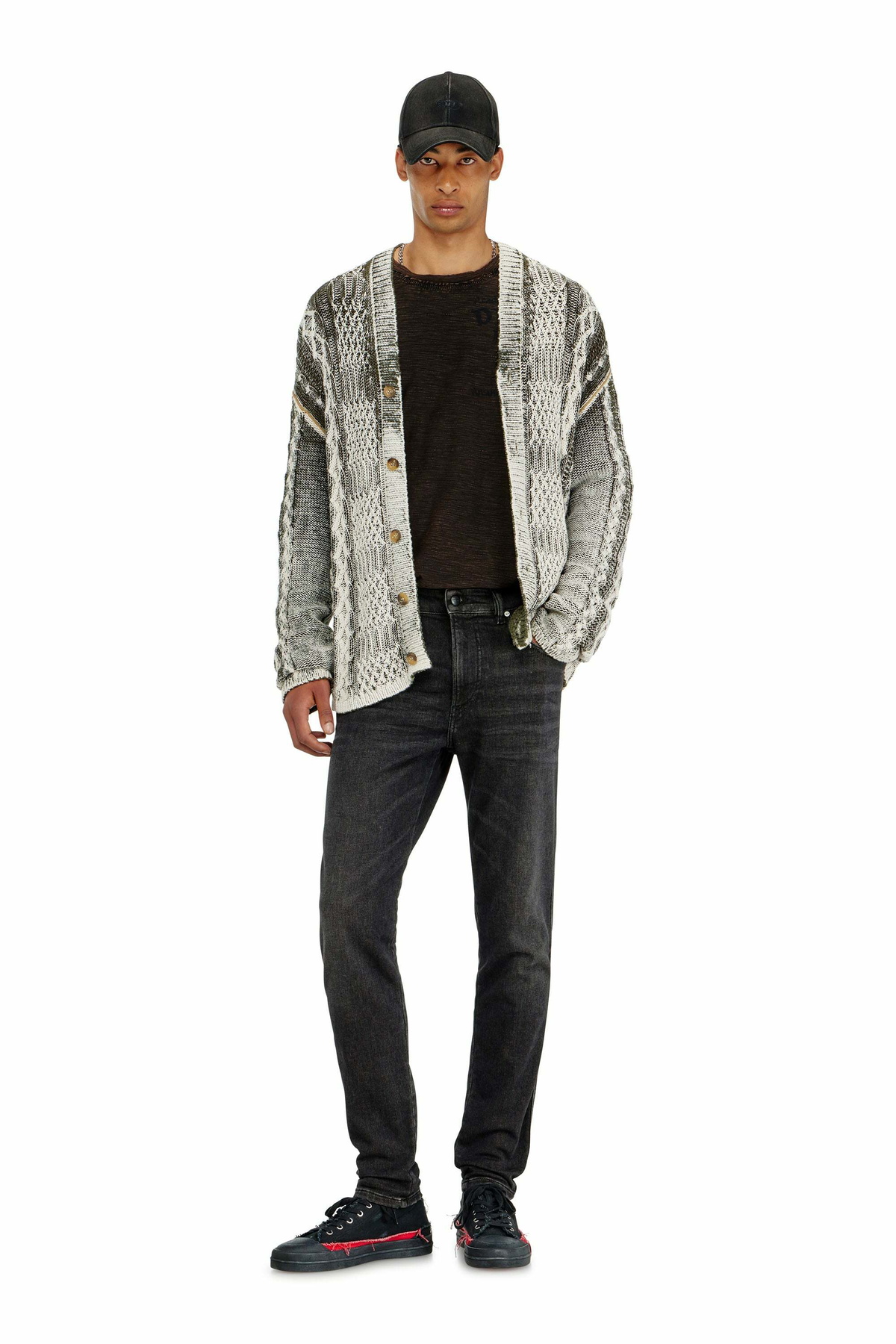 Diesel Slim Regular Waist 2062 D-Strukt Joggjeans - Jeans Mens in Black