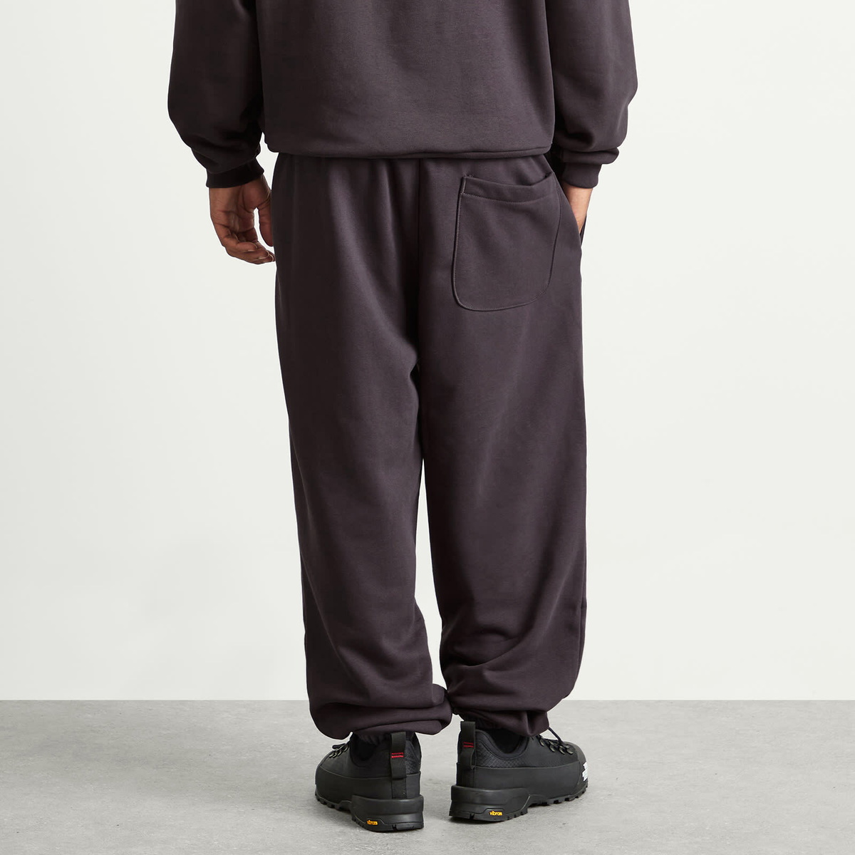 The North Face Men's Redbox Sweatpants in Obsidian