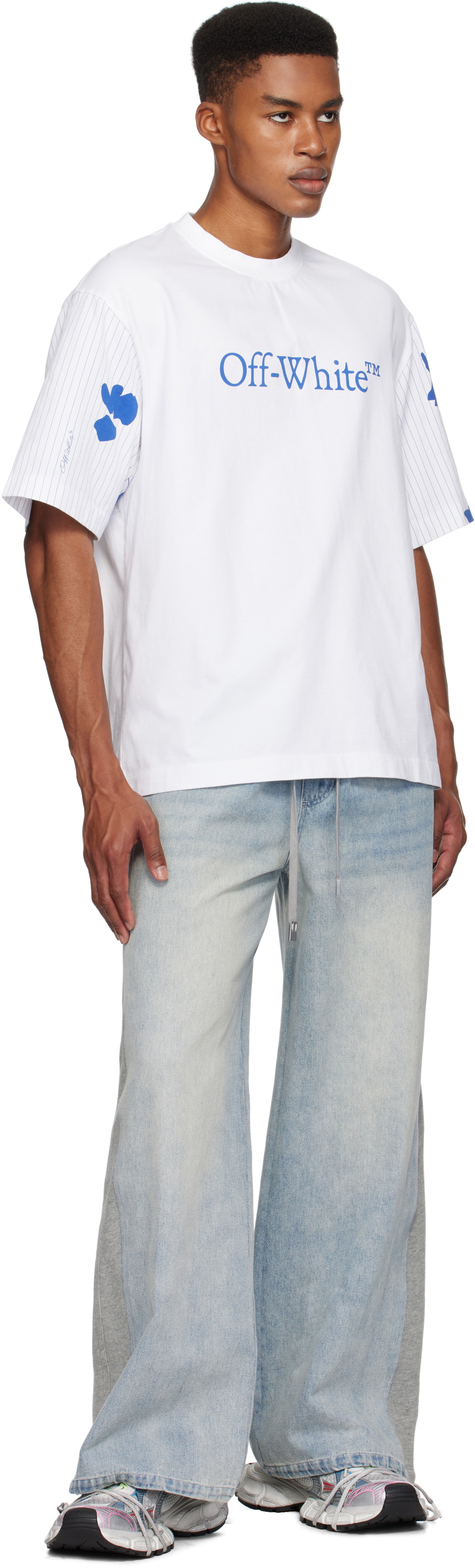 Off-White ホワイト Big Bookish Skate Tシャツ Off-White Big Bookish Skate Cotton T-shirt | Black | FARFETCH
