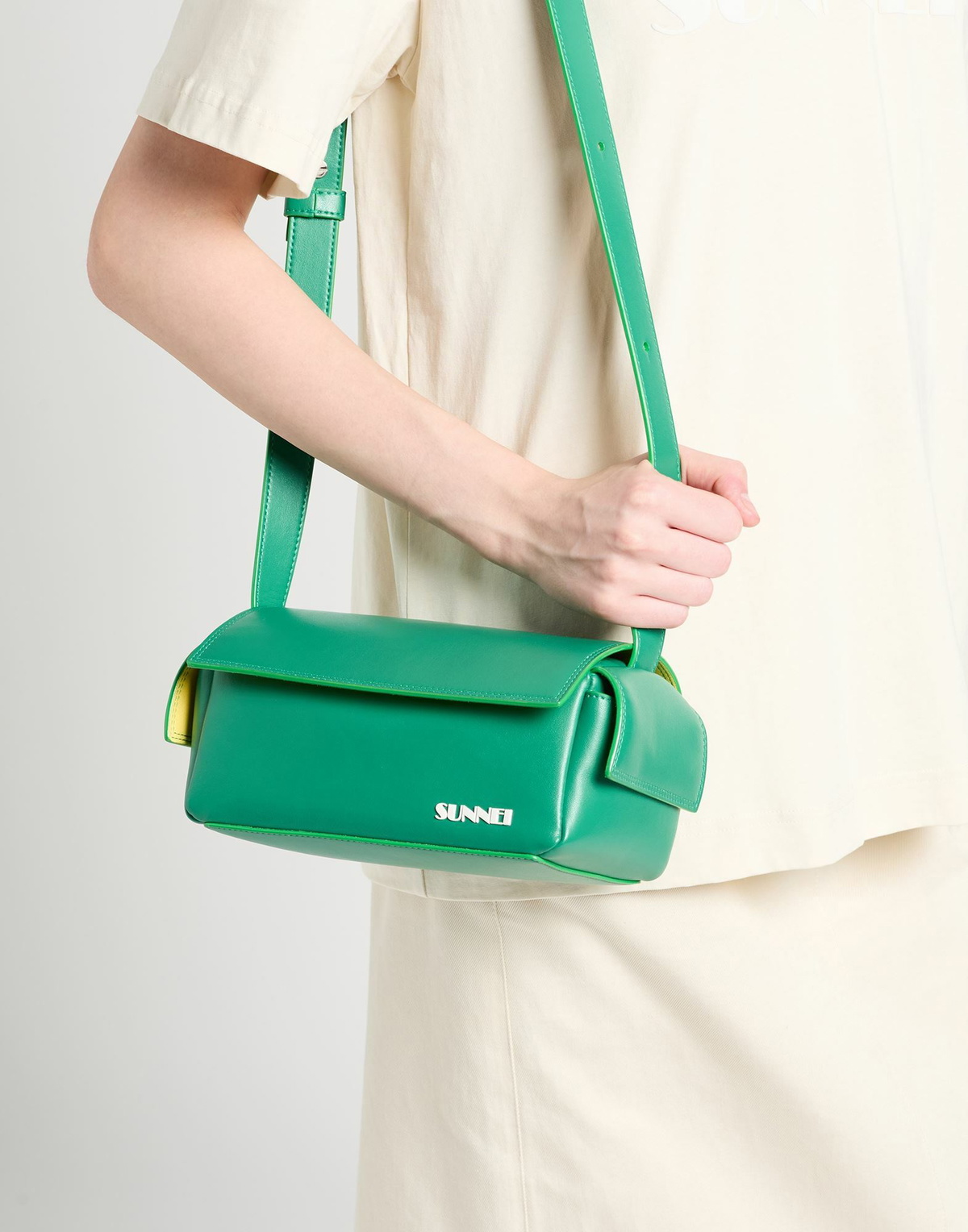 Sunnei Womens Cross-body bag Emerald in Green