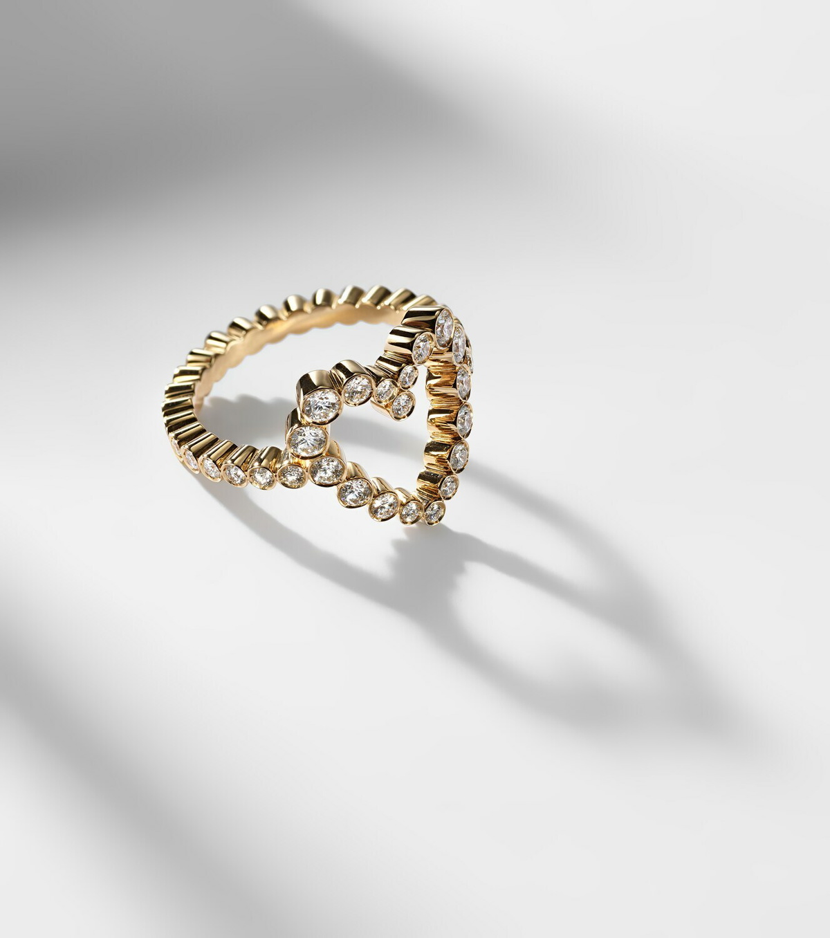 Sophie Bille Brahe Ensemble Coeur 18kt gold ring with diamonds