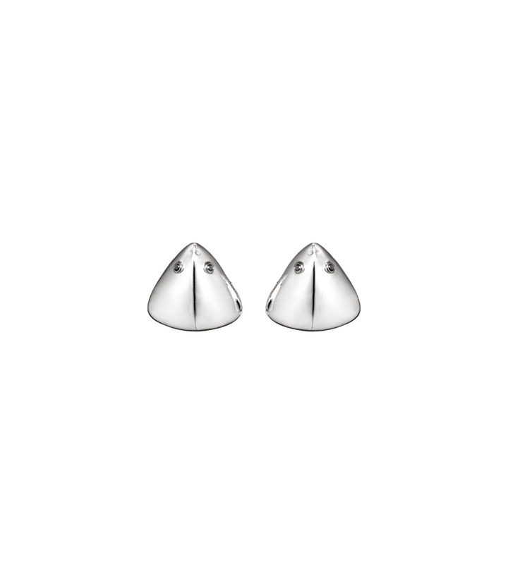 Photo: Yvonne Léon Requin 9kt white gold earrings with diamonds