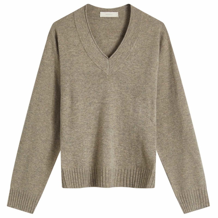 Photo: Faithfull The Brand Women's Frederikke Cashemere Sweater in Taupe Marle