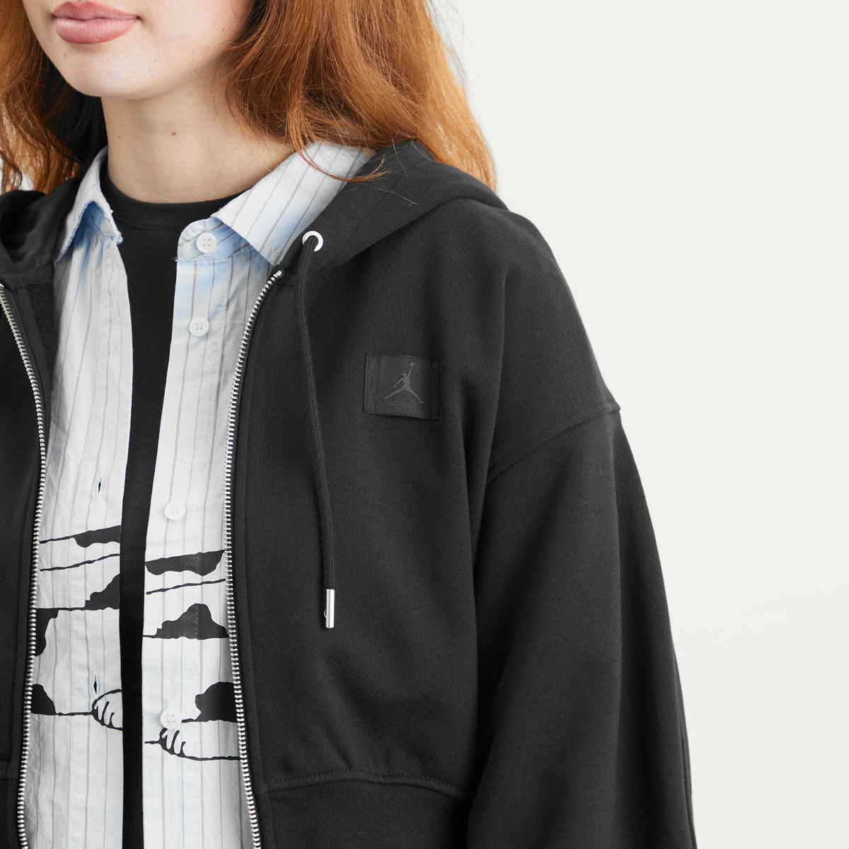 Air Jordan Women's Flight Fleece Crop Hoodie in Black/Smoke Grey