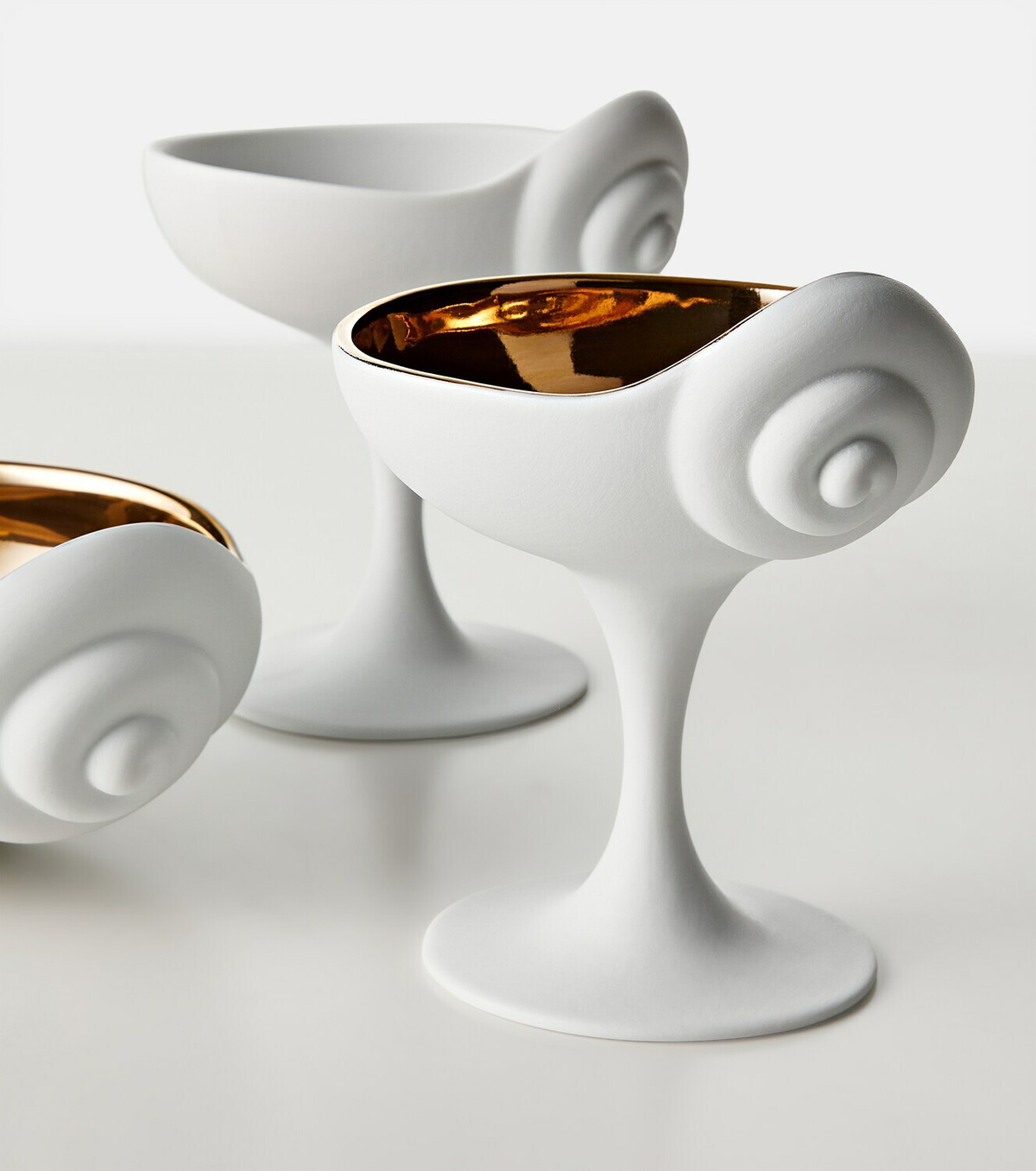 L'Objet x Jessica McCormack Shell porcelain and 24kt gold bowl