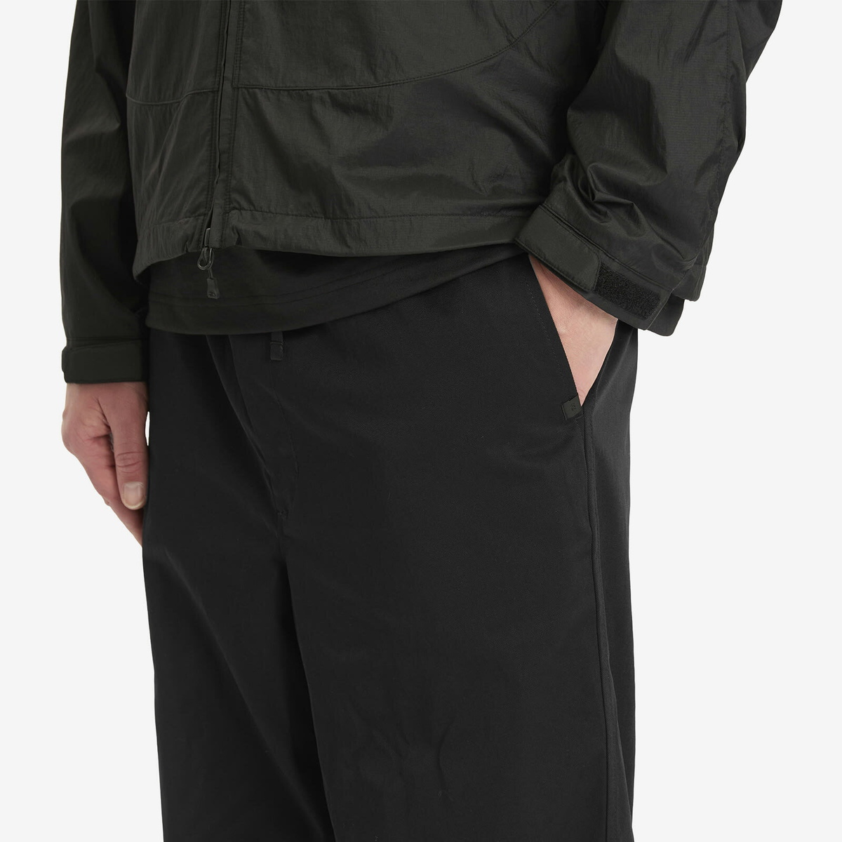 DAIWA Men's Tech Easy Twill Trousers in Black