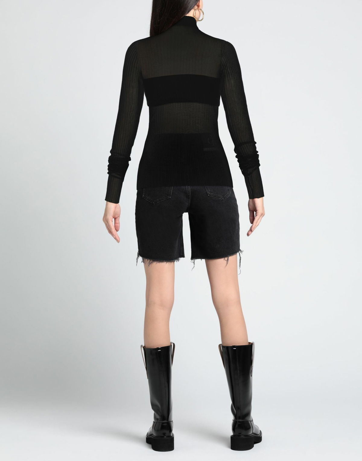 Quira Womens Turtleneck in Black