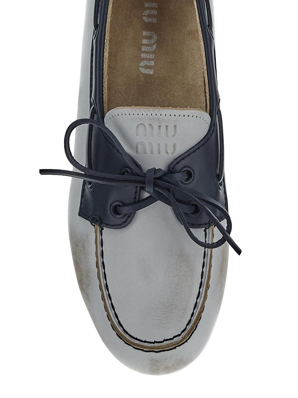 ローファー・オックスフォード MIUMIU UNLINED BOAT LOAFERS IN DECOLORED LEATHER Black Unlined Bleached Leather Boat Shoes | Miu Miu