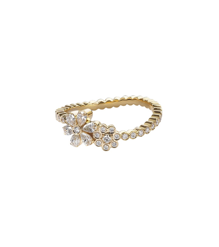 Photo: Sophie Bille Brahe Cosmos Fleur 18kt gold ring with diamonds
