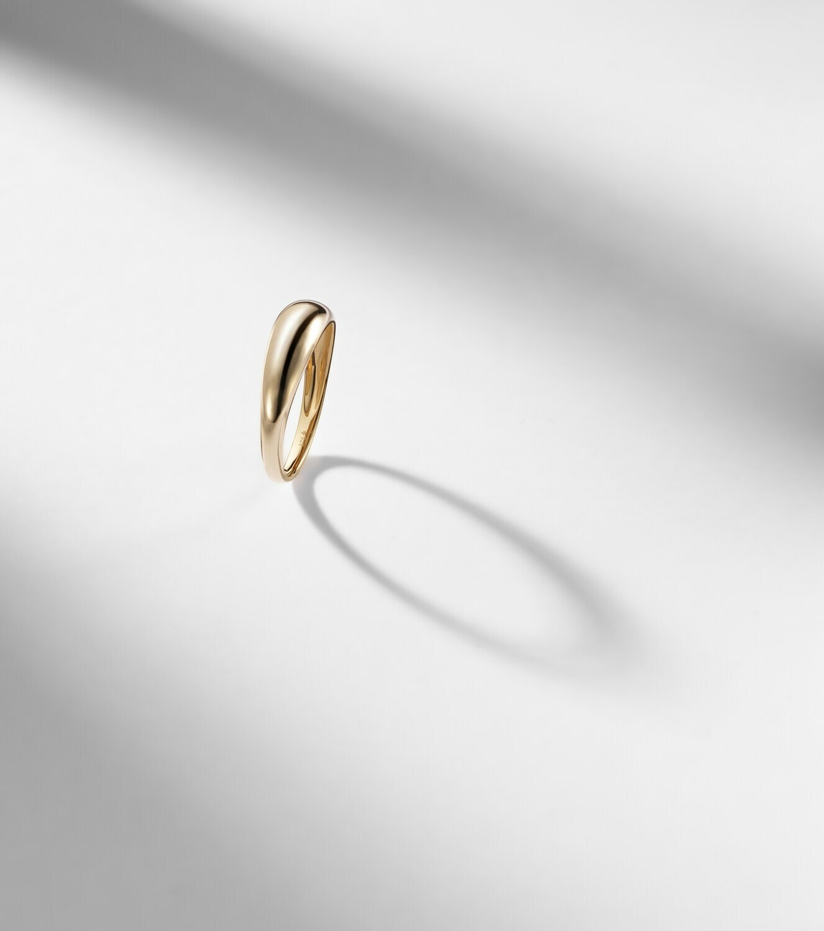 Persée Dome 9kt gold ring