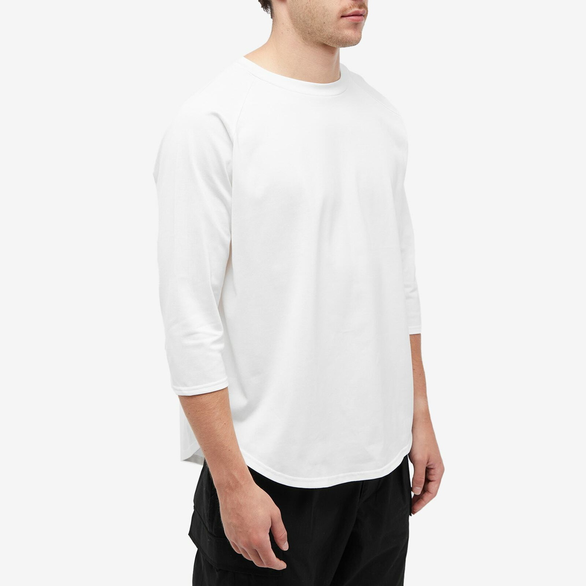 SOPHNET. Men's Raglan Sleeve Wide Football T-Shirt in White SOPHNET.