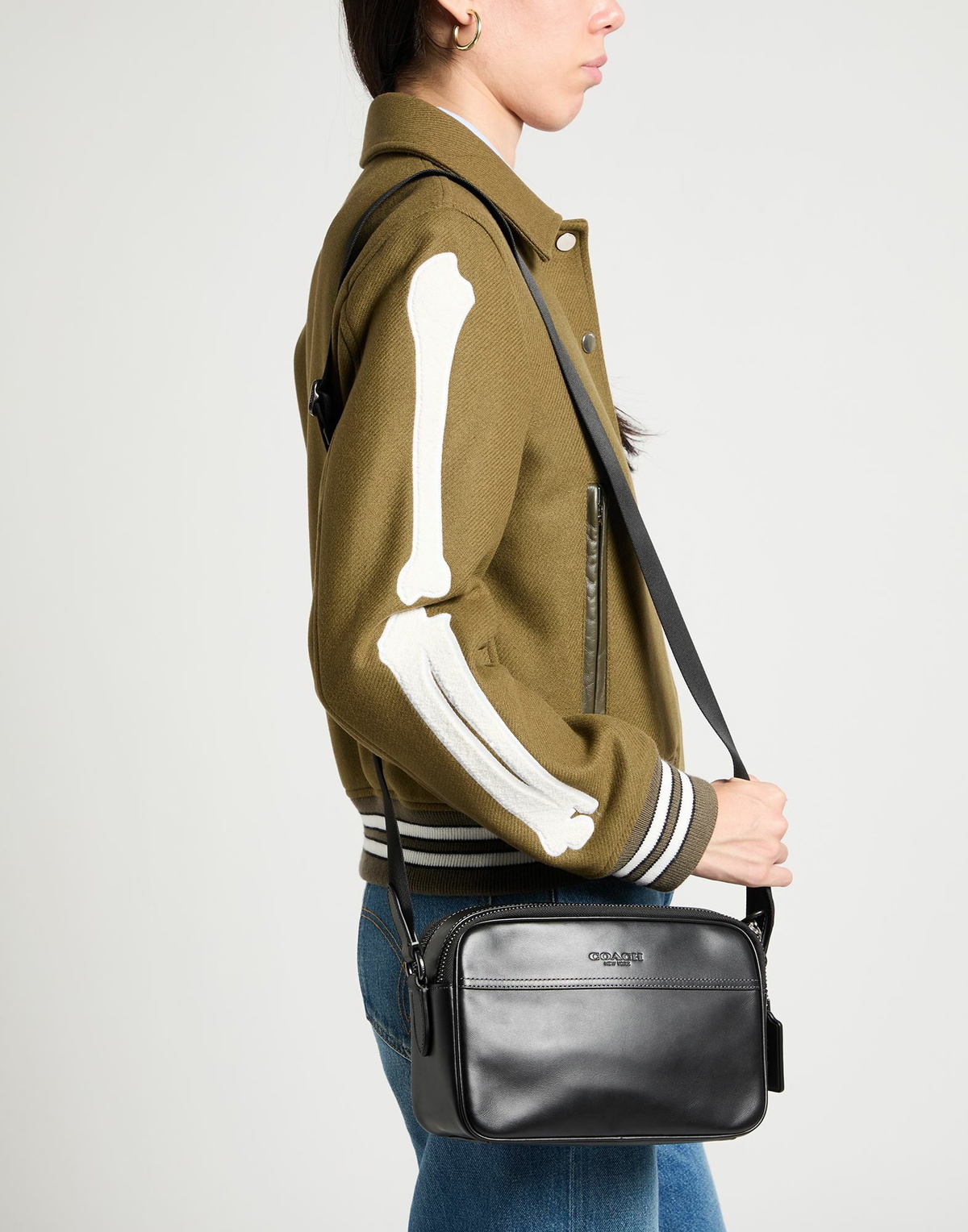 Coach Womens Cross-body bag in Black