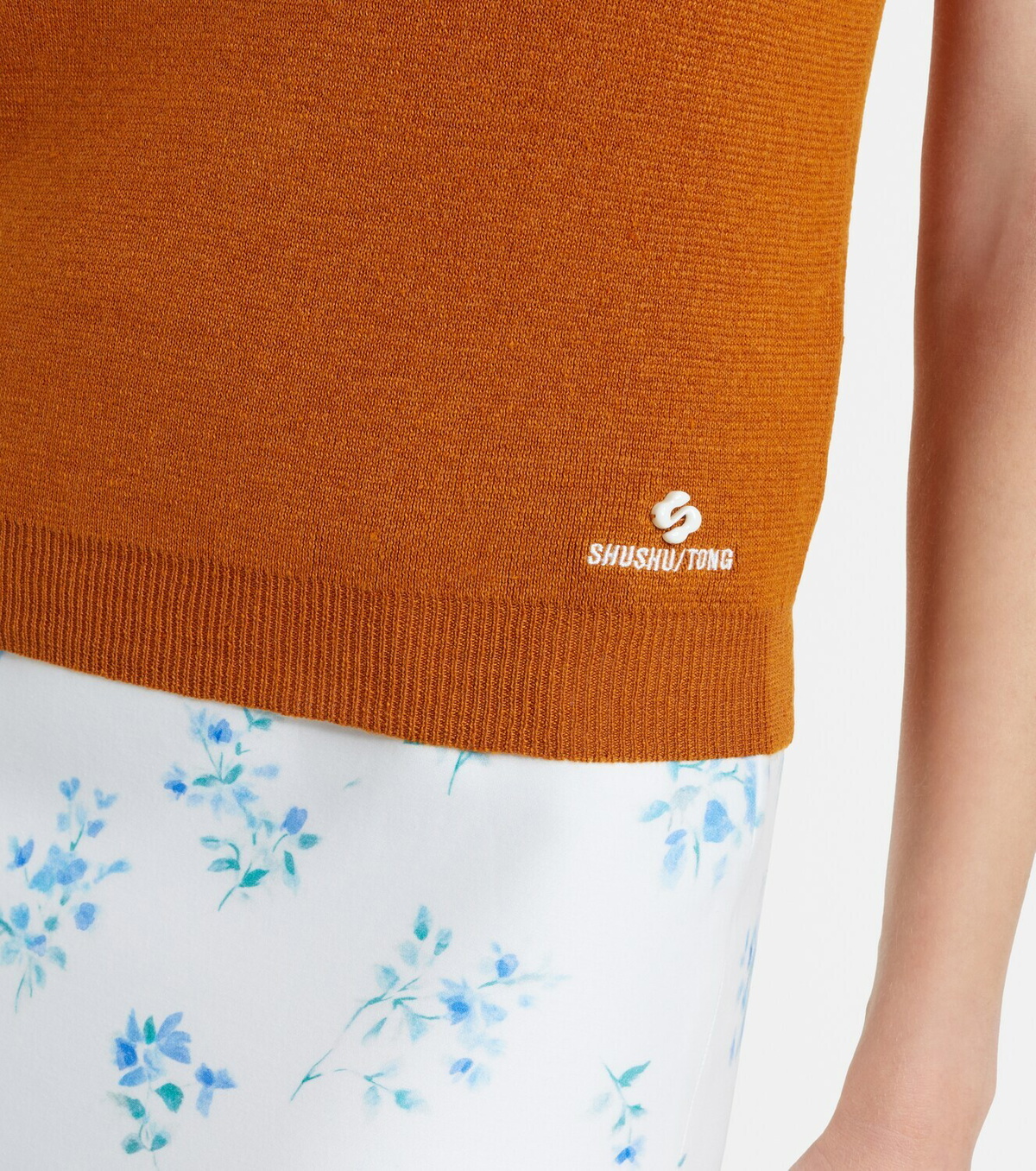 Shushu/Tong Lace-trimmed linen top