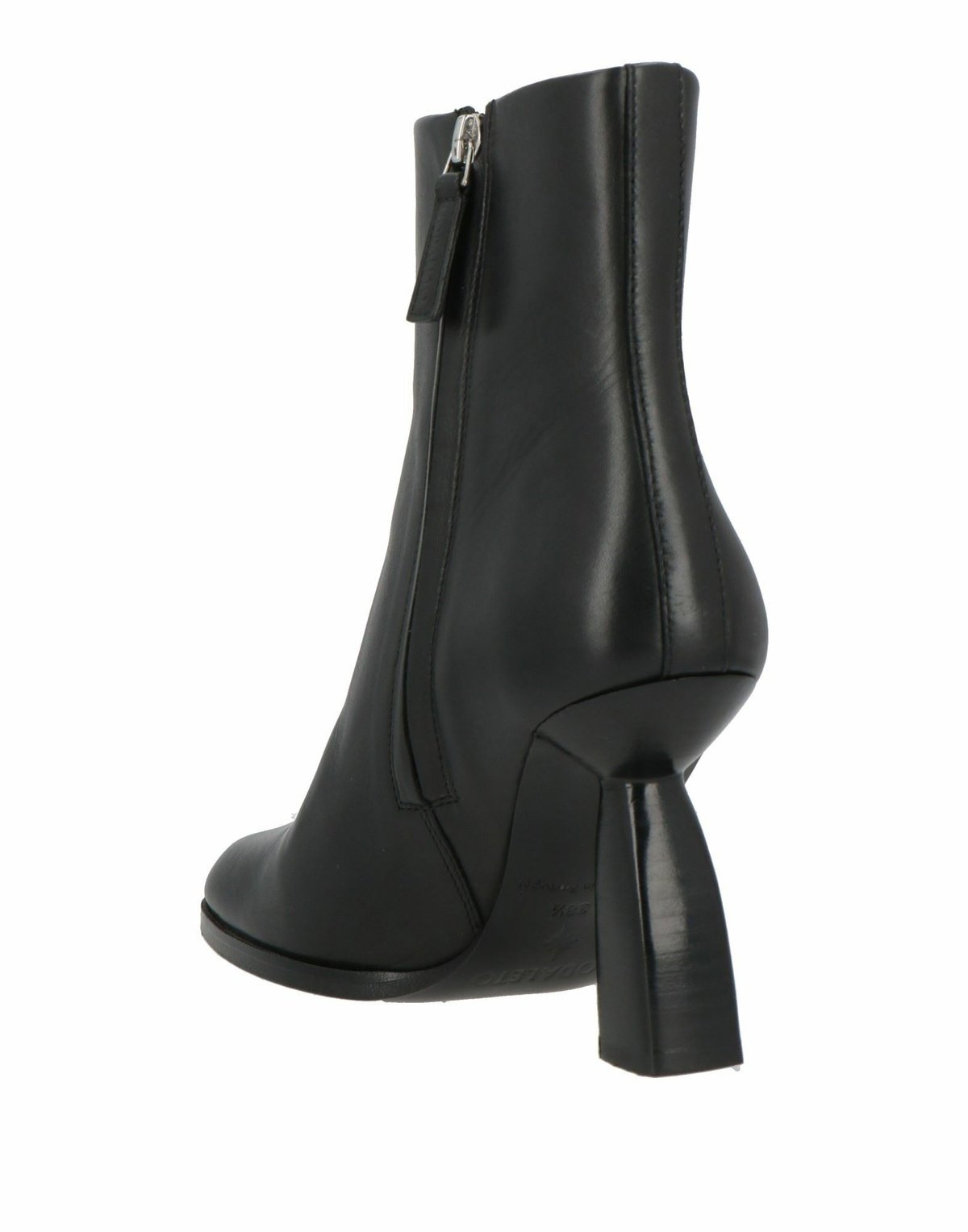 Nodaleto Womens Ankle boots in Black